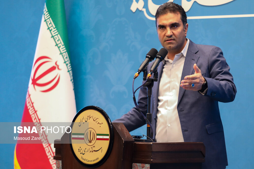 نماینده اردکان:مدیران صنعتی تا ۱۰ برابر معلمان و کارمندان حقوق می‌گیرند/این شکاف جبران شود